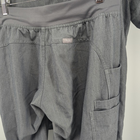 FIGS Scrubs Set Size Small Top Pants Charcoal Grey Technical Collection READ - Picture 11 of 13